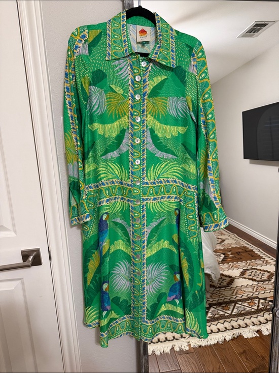 FARM Rio Dresses & Skirts - Farm Rio Vibrant Silk Green Tropical Button-Front Shirt Dress